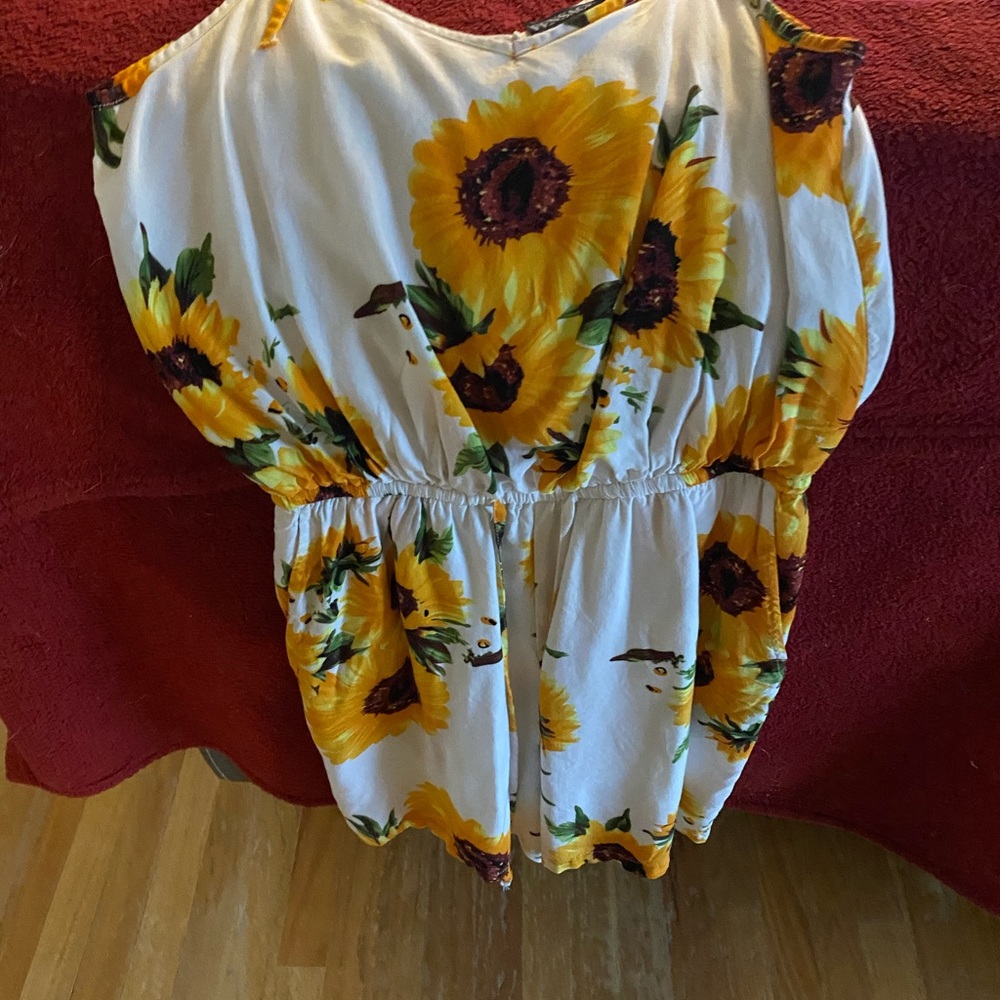 Shorts/ romper - Picture 3 of 4